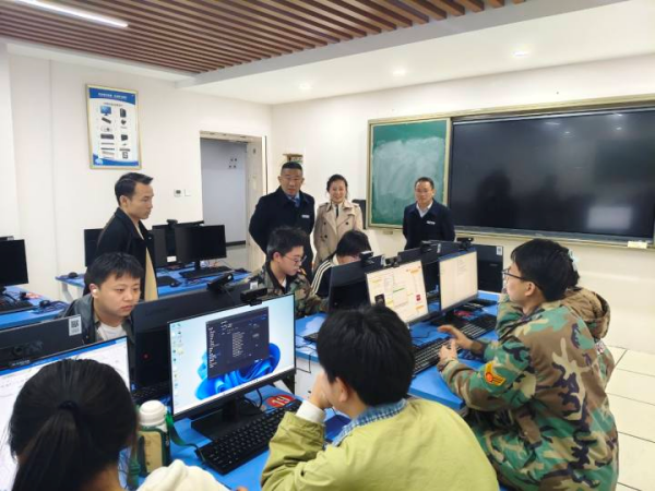 以賽促學、以賽賦能 信息工程學院點亮學子網絡工程設計技能成長之路